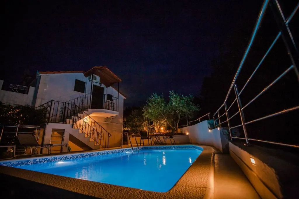 Charming villa with sea view and swimming pool, Trogir, Croaţia