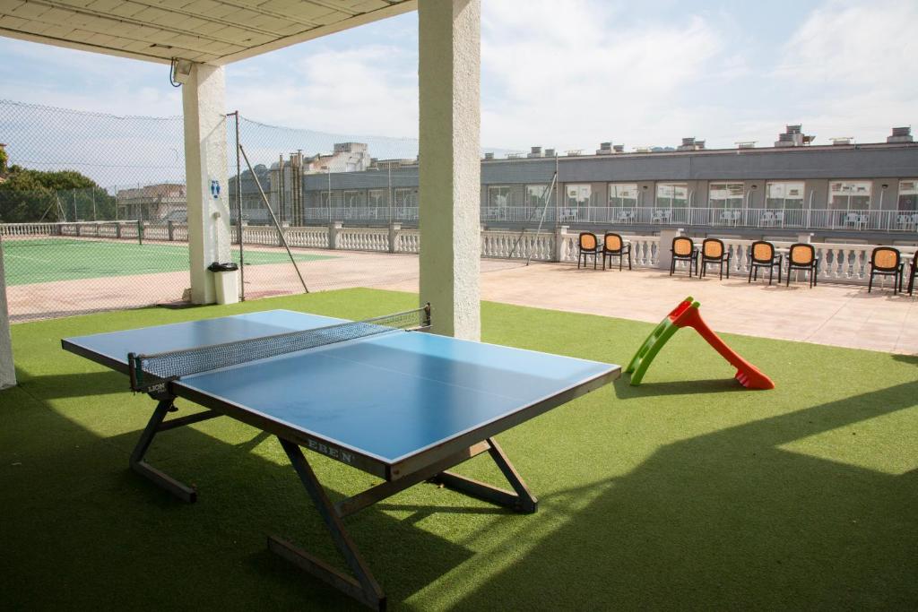 Stolní tenis v ubytování Hotel Don Juan Tossa nebo okolí