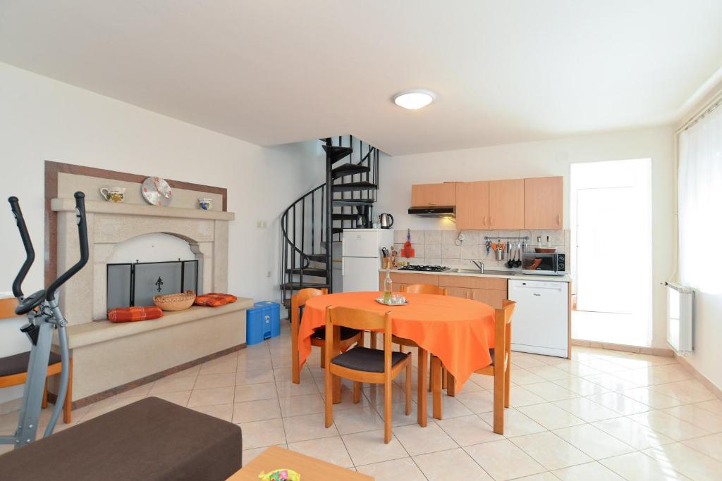 Kuchyňa alebo kuchynka v ubytovaní Apartments Veljko 100