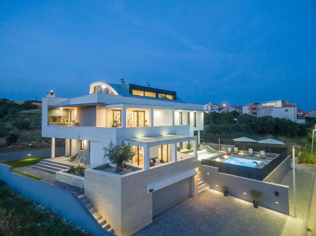 Basen w obiekcie Villa Franica Zadar lub w pobliżu