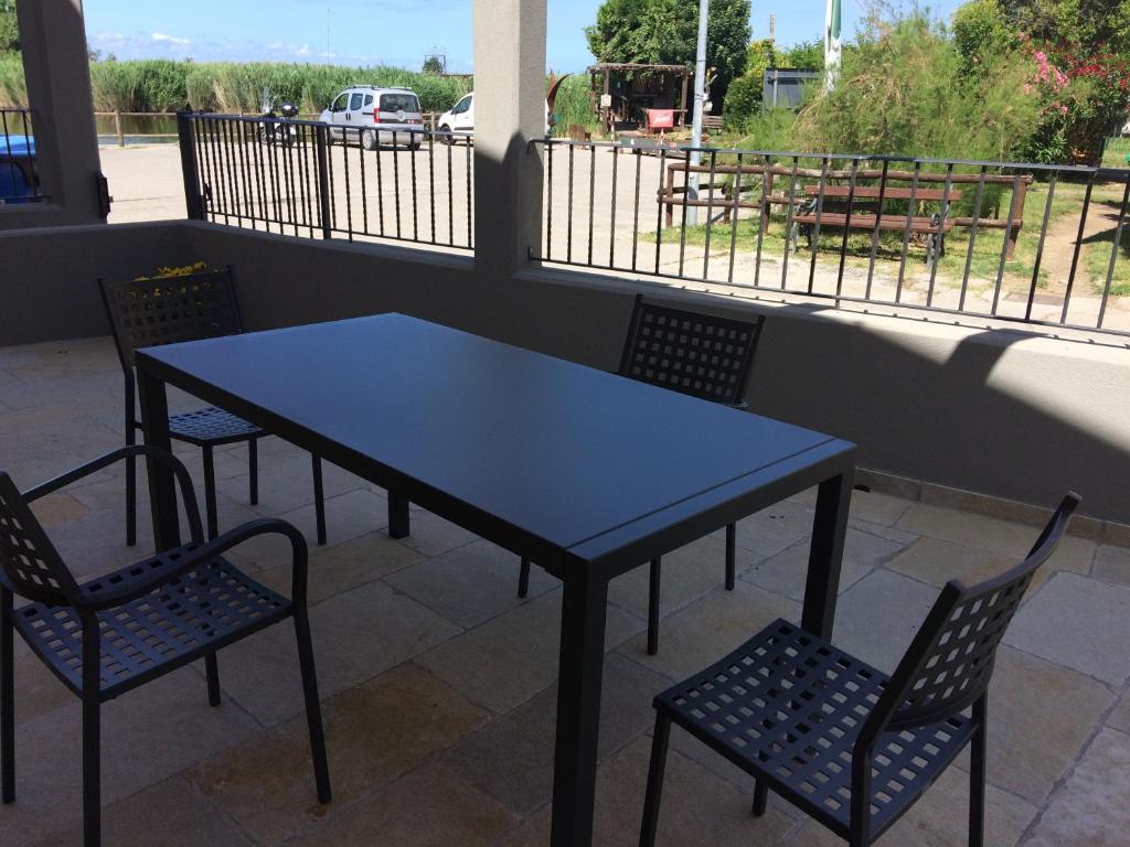 A balcony or terrace at Taverna del Puccini