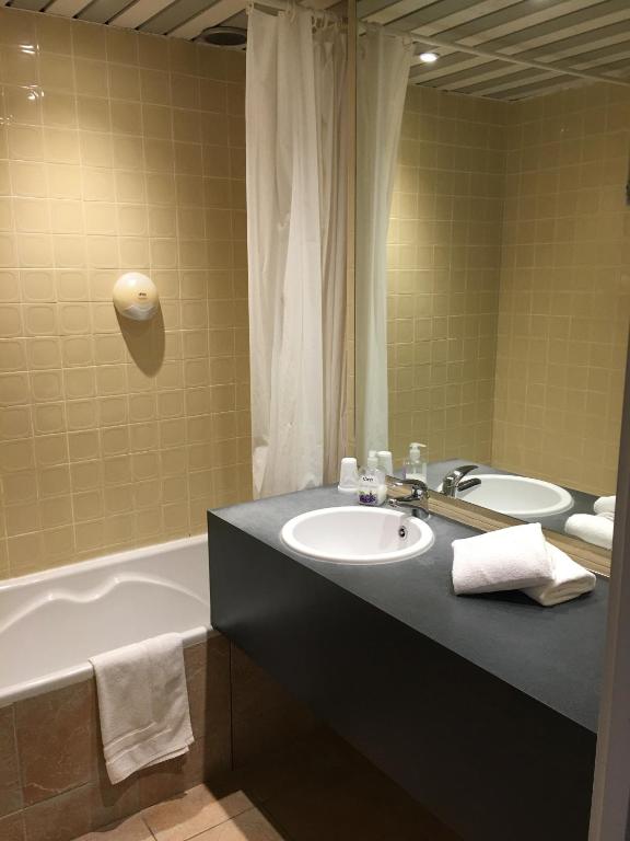 Firmhotel le 37 - Camera Tripla Con Bagno
