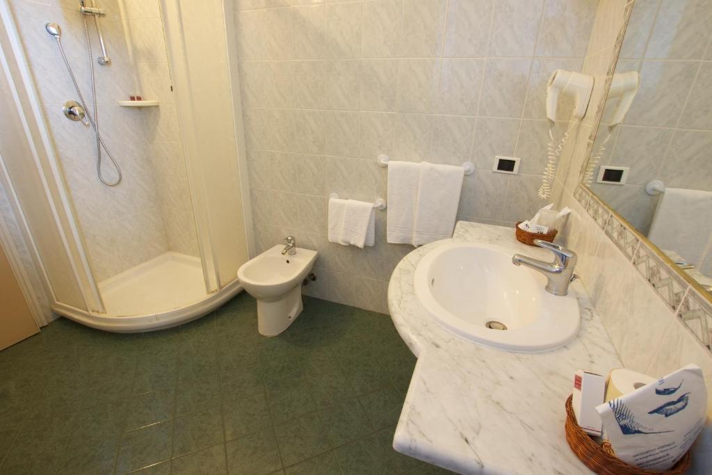 Łazienka w obiekcie Hotel Centrale