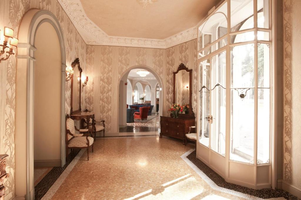 Fotografie z fotogalerie ubytování Hotel Villa Flori v destinaci Como