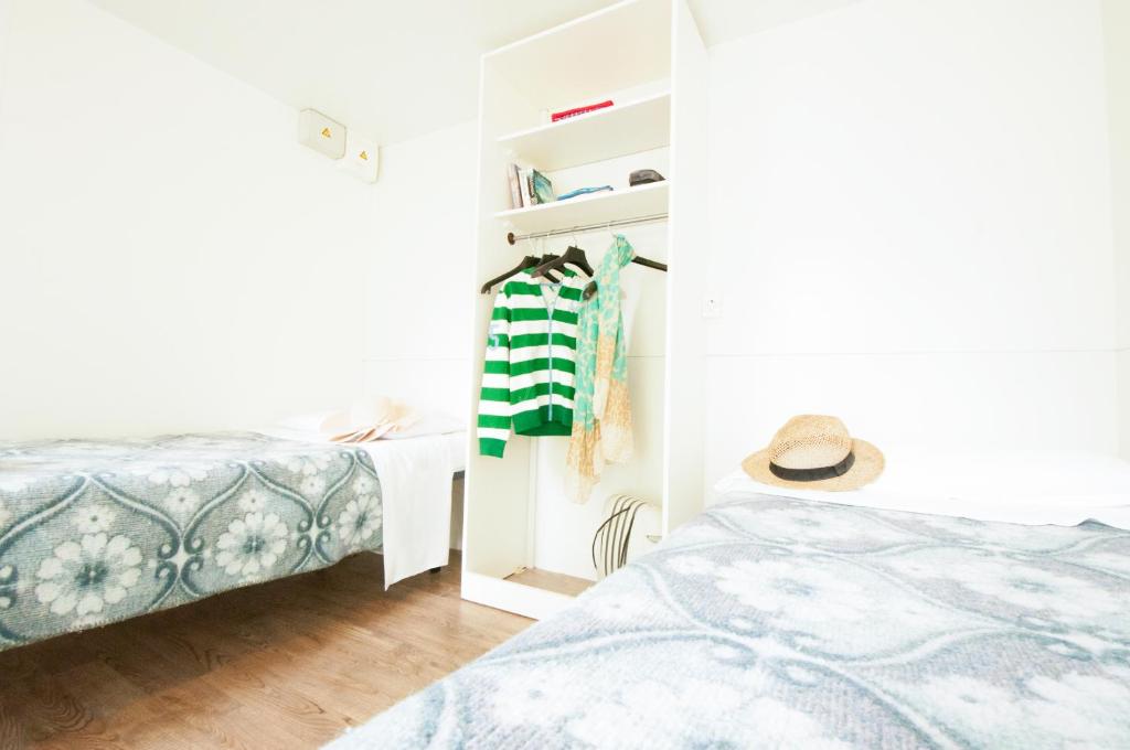 Camping Serenissima - Casa Móvil Con Baño Compartido Externo