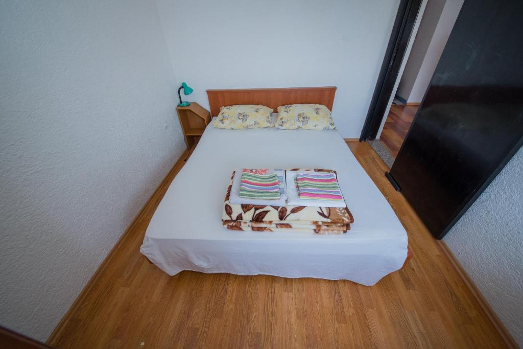 Posteľ alebo postele v izbe v ubytovaní Apartment Bušljeta