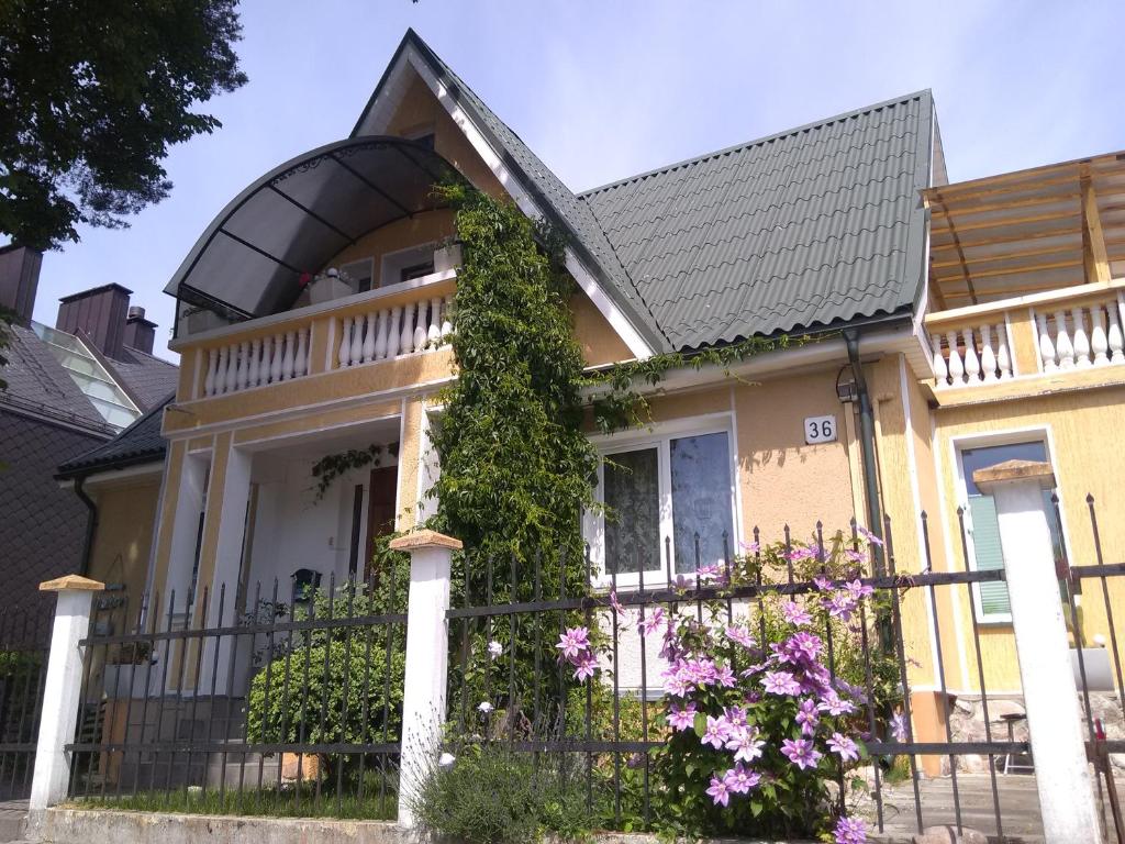 Building kung saan naroon ang guest house