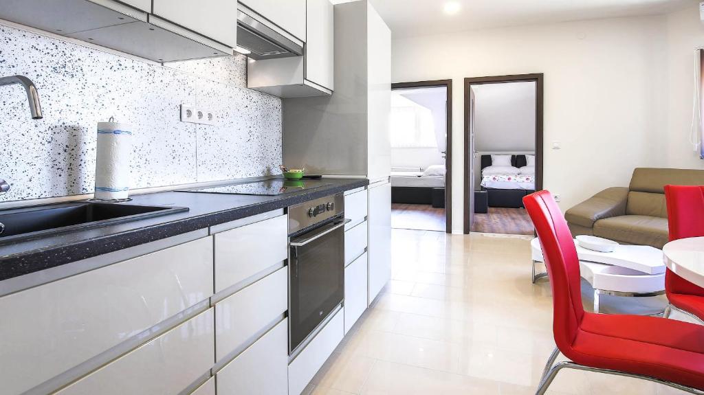 White Apartman Siófok 8600 Siófok, 23 Vak Bottyán utca kép - 1