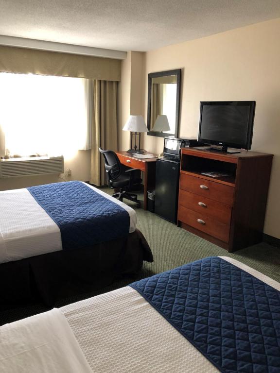 Capital Plaza Hotel photo