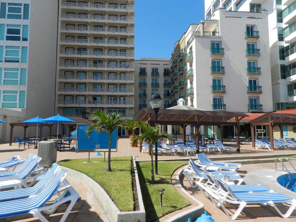 Bazén v ubytování Astur Hotel & Residence nebo v jeho okolí