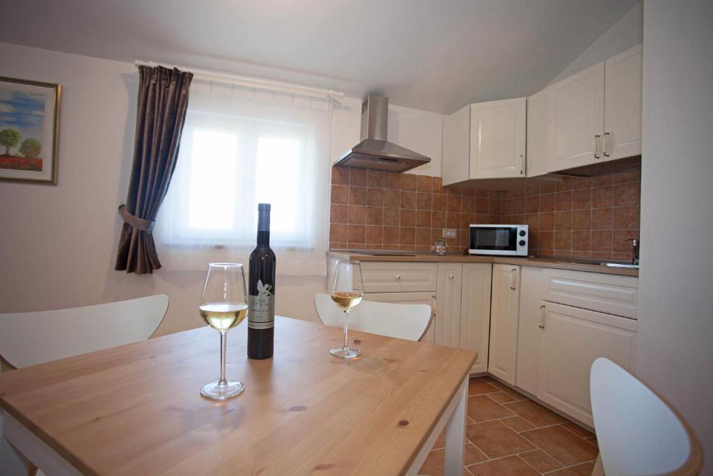Residence Mama - Apartment With Garden View