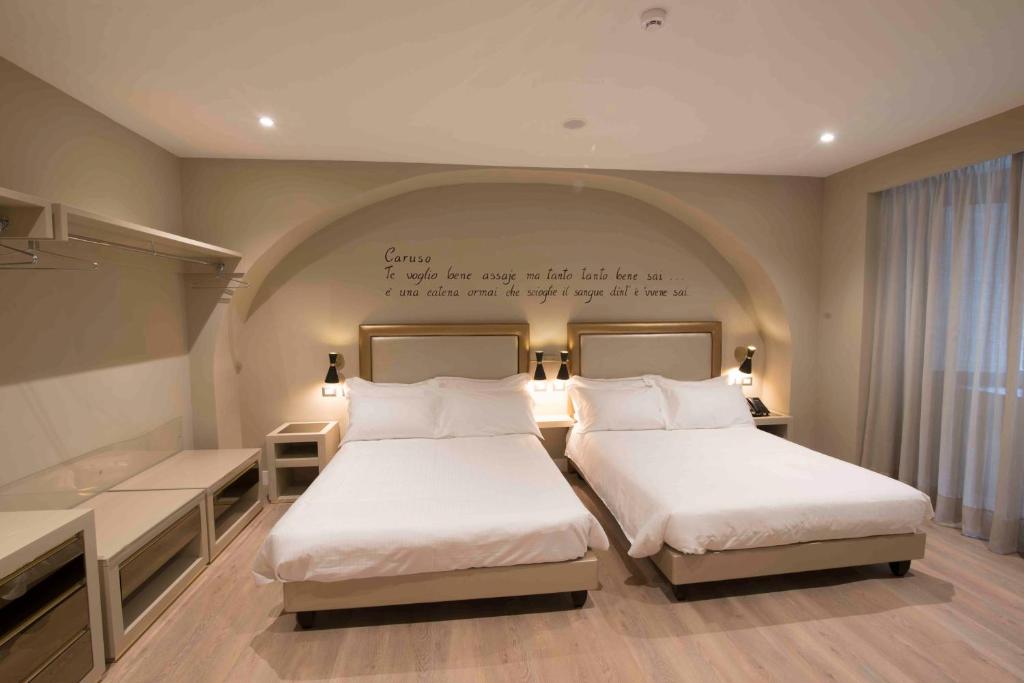 Caruso Place Luxury Rooms & Suites - Resim 38