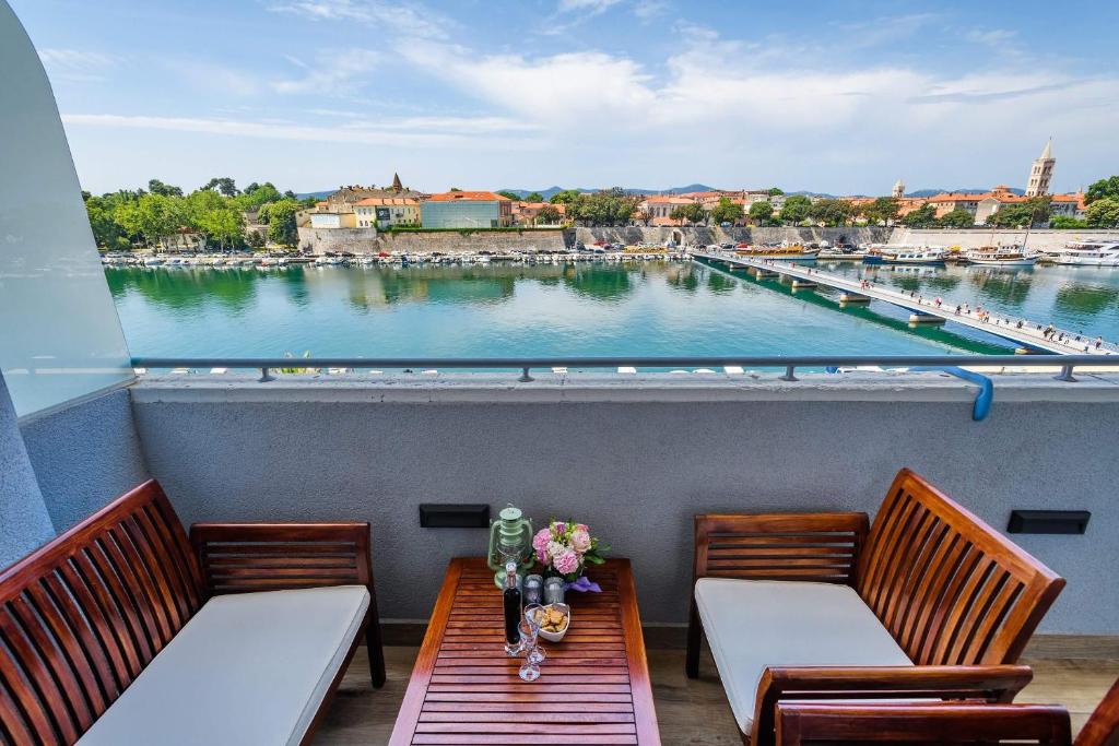 Výhled na řeku, která protéká v blízkosti apartmánu