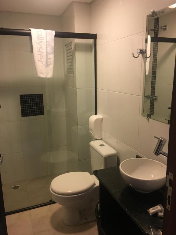  Hollyster Hotel