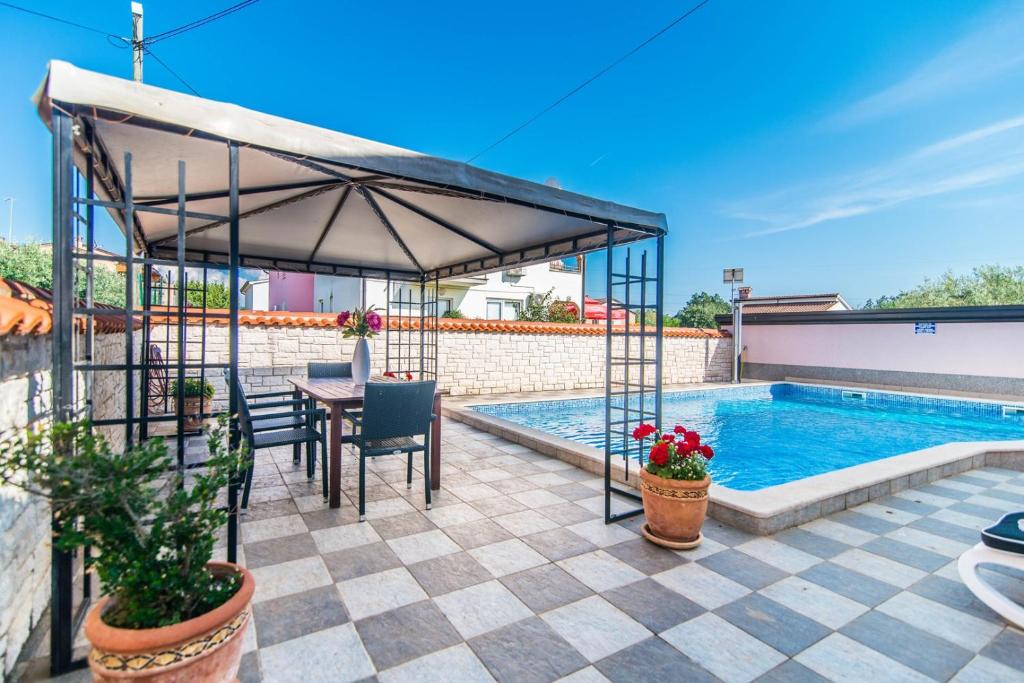 Bazén v ubytování Apartment Salha nebo v jeho okolí