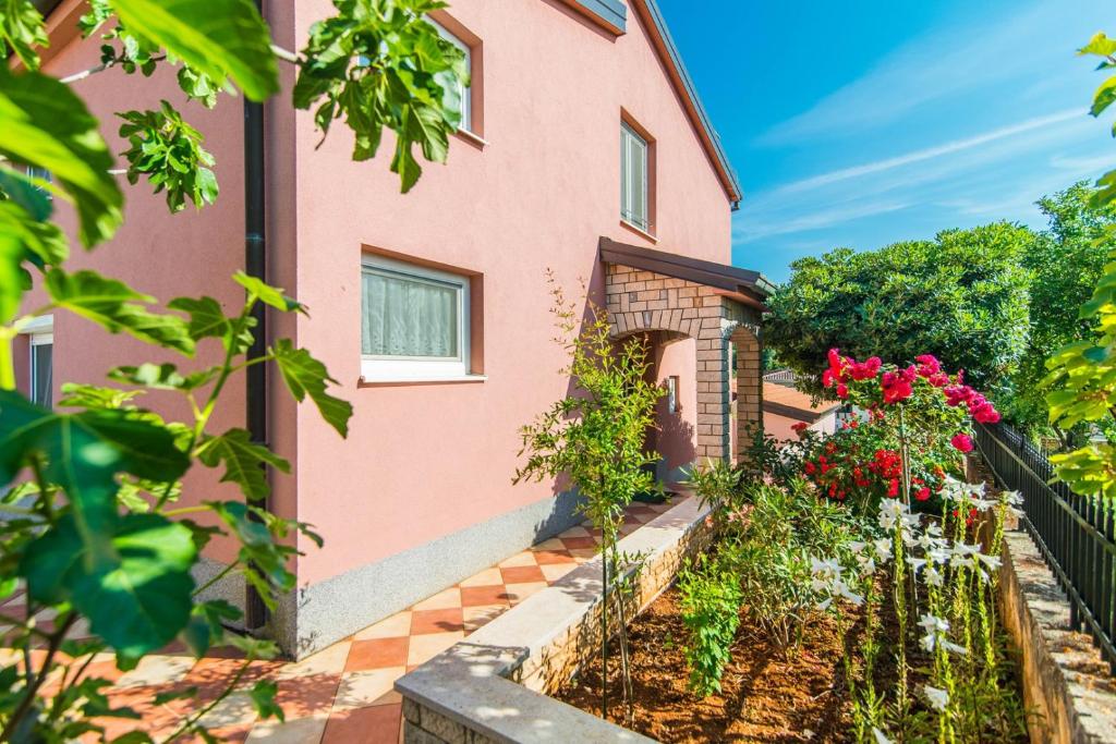 Zahrada ubytování Apartment Salha