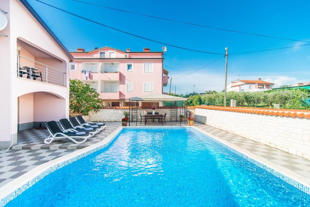 Bazén v ubytování Apartment Salha nebo v jeho okolí
