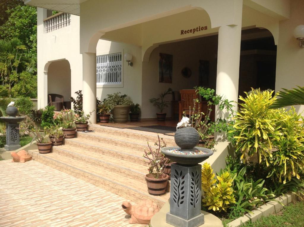 Giardino di Seashell Beach Villa