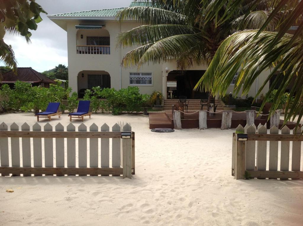 Giardino di Seashell Beach Villa