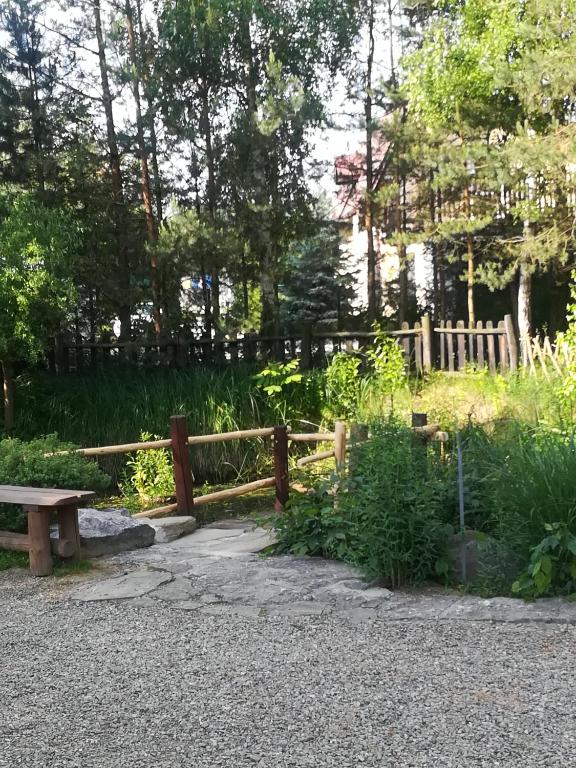 Vonkajšia záhrada v ubytovaní Hotel Restauracja Jaś Wędrowniczek