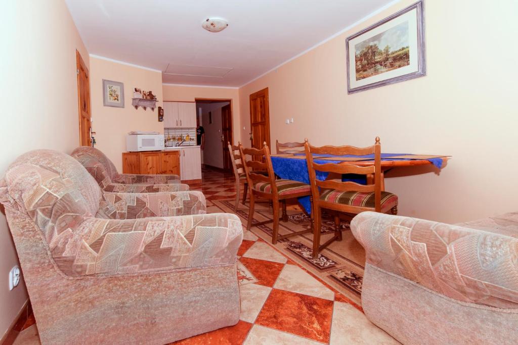 Posedenie v ubytovaní Villa Orkan