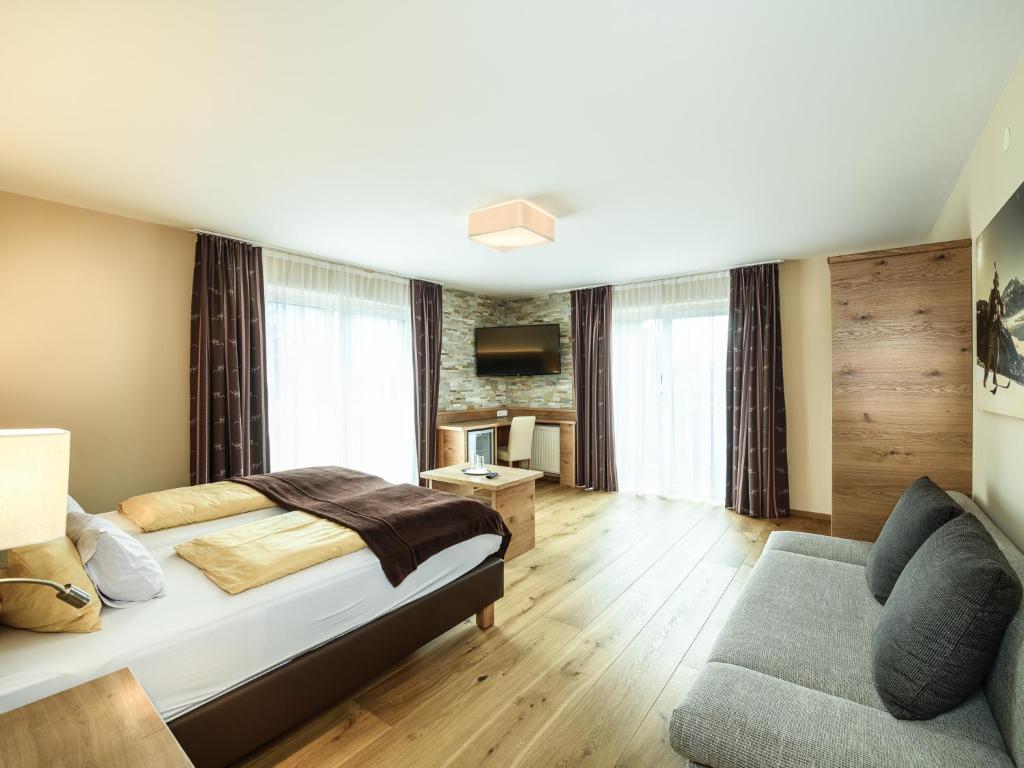 TV a/nebo společenská místnost v ubytování Hotel Victoria
