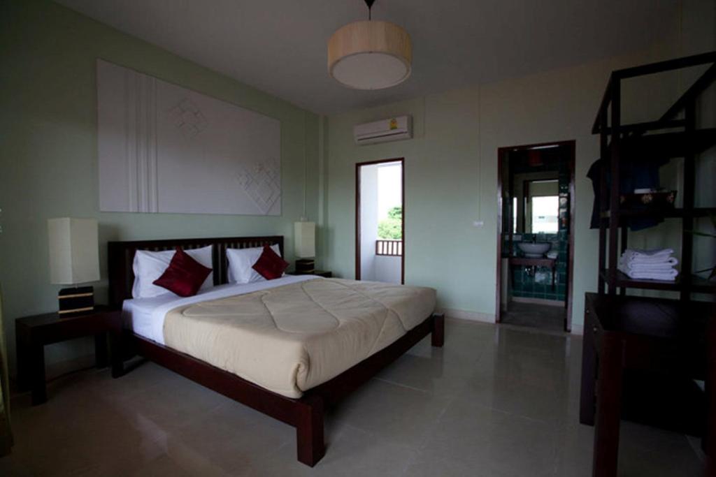 Yindee Stylish Guesthouse - 1