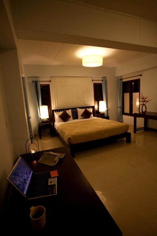 Yindee Stylish Guesthouse - 12