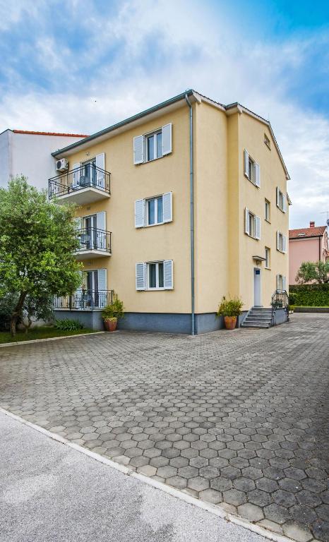 Apartments Bella - 16