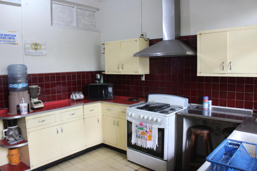 Kuchyň nebo kuchyňský kout v ubytování Hostal don Felipe