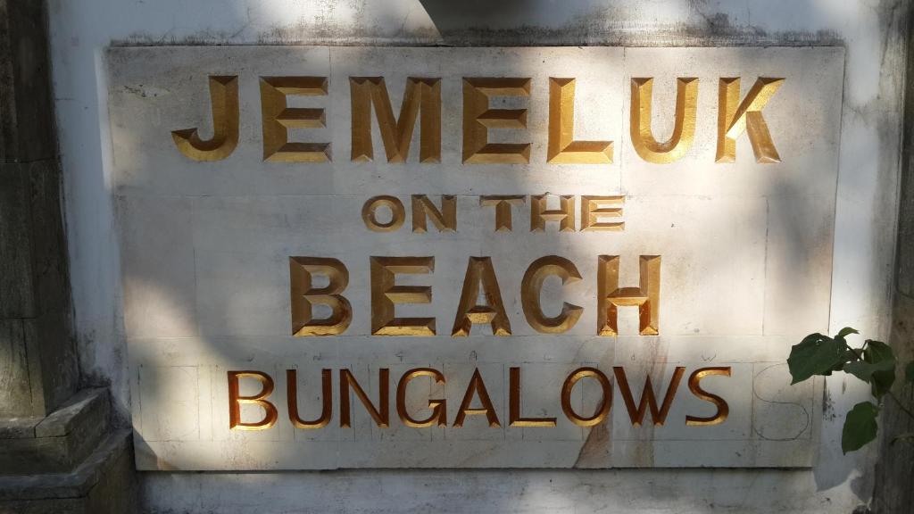 Certifikát, hodnocení, plakát nebo jiný dokument vystavený v ubytování Jemeluk Beach Bungalows