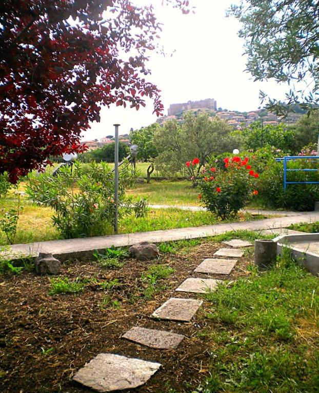 Vonkajšia záhrada v ubytovaní Diamanti Molivos Studios & Apartments