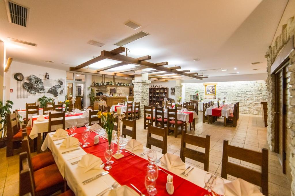 Restaurace v ubytování Hotel Merlot
