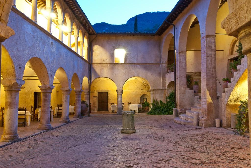 Fotografie z fotogalerie ubytování Abbazia San Pietro In Valle v destinaci Ferentillo