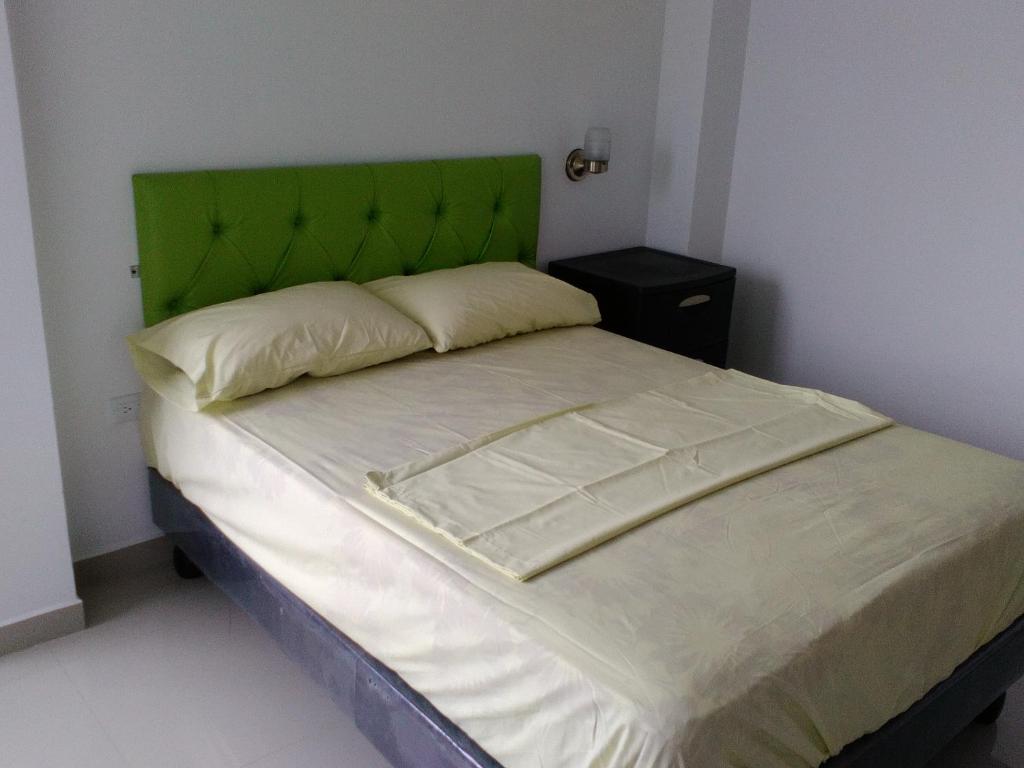 Postel nebo postele na pokoji v ubytování Hotel Almond Beach