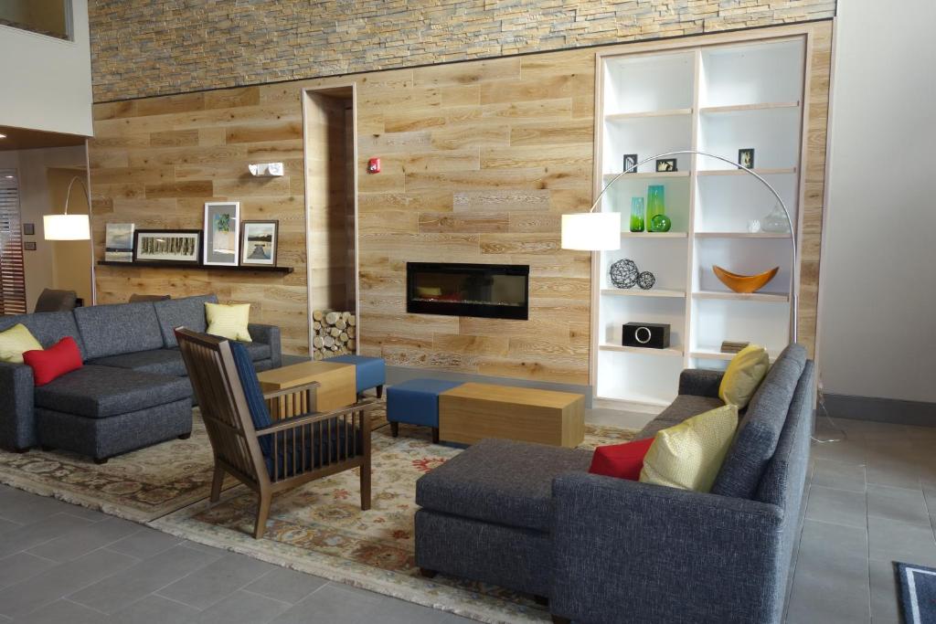 Country Inn & Suites by Radisson, Lawrence, KS photo