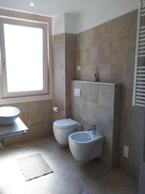 A bathroom at Ledro Lake Suites