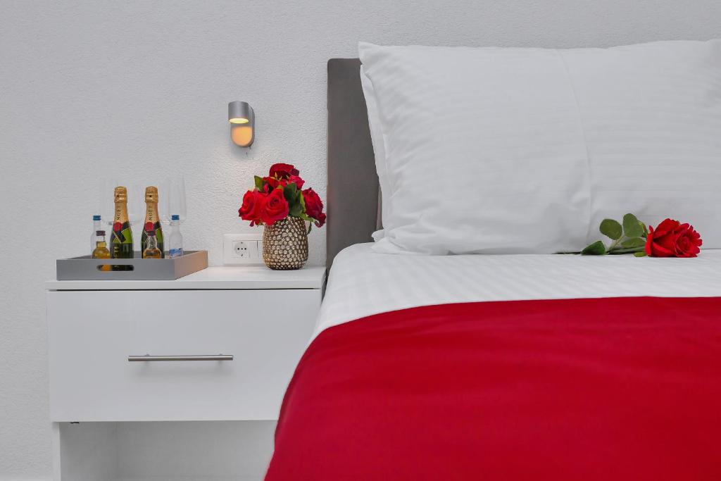 Postel nebo postele na pokoji v ubytování Luxury Rooms Paradise Garden