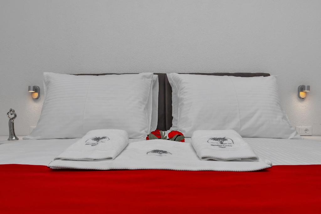 Postel nebo postele na pokoji v ubytování Luxury Rooms Paradise Garden