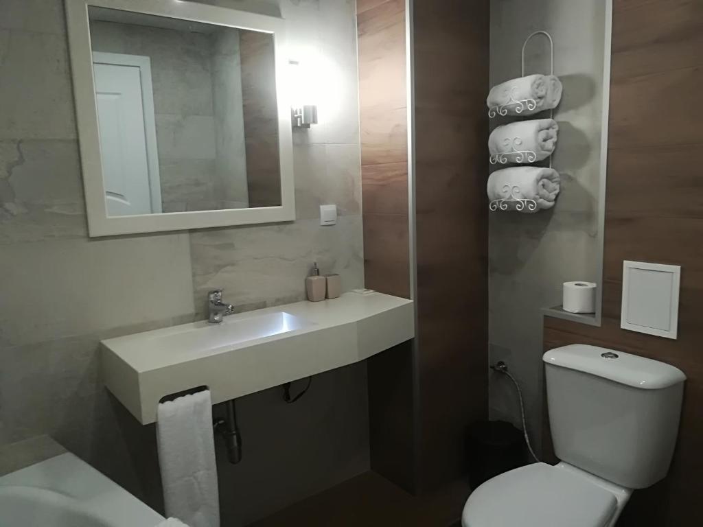 Koupelna v ubytování Manoleva House