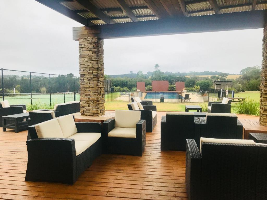Posezení v ubytování Couple's Luxury Resort Spa Retreat