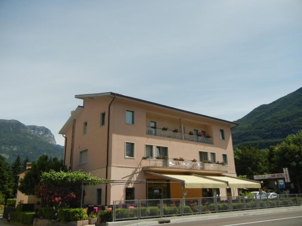 Widok na góry z tego hotelu