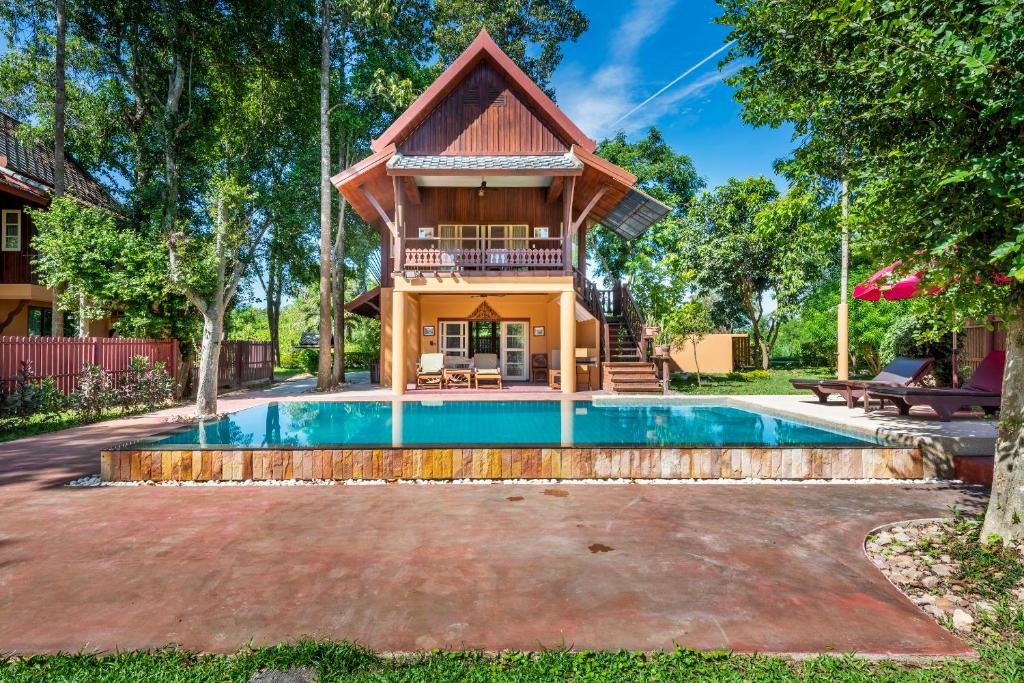 Bazén v ubytování Vana Varin Resort nebo v jeho okolí