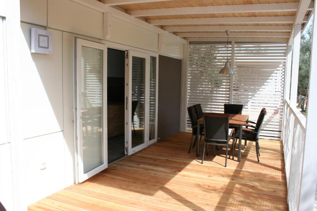 Balkón nebo terasa v ubytování Mobile Homes Katinka, Starigrad Paklenica, Croatia