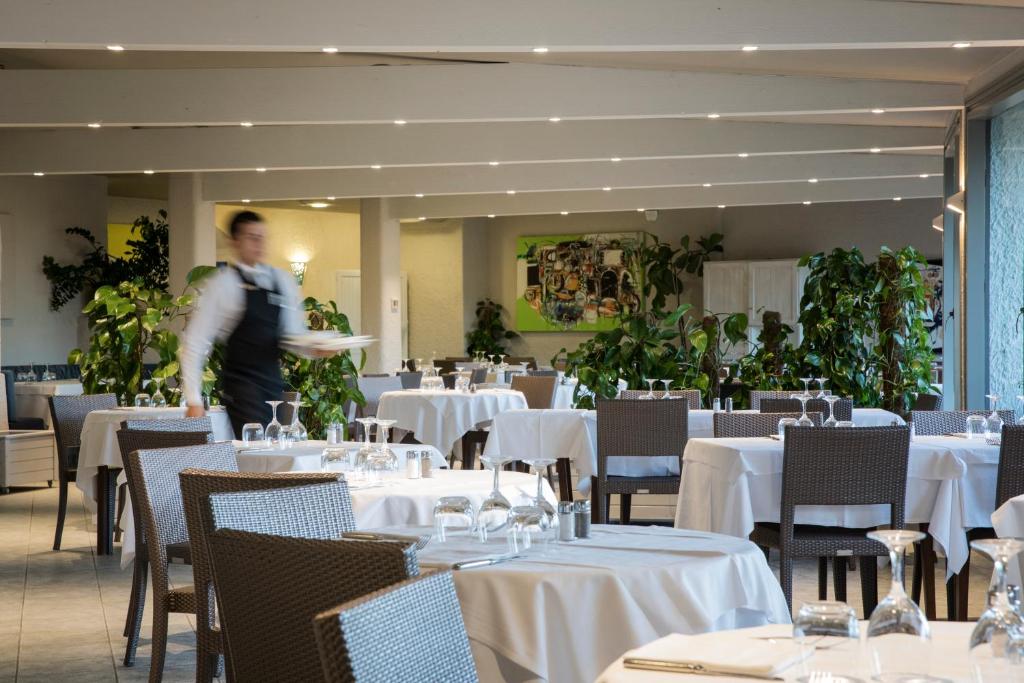 Restaurace v ubytování Cormoran Hotel