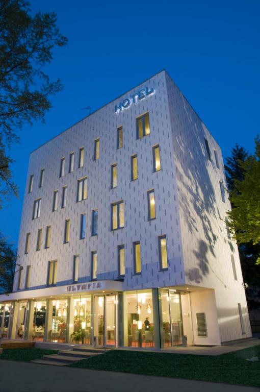 Budova, kde se hotel nachází