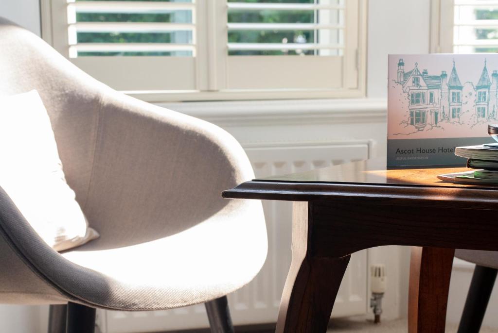 Ascot House - Resim 40