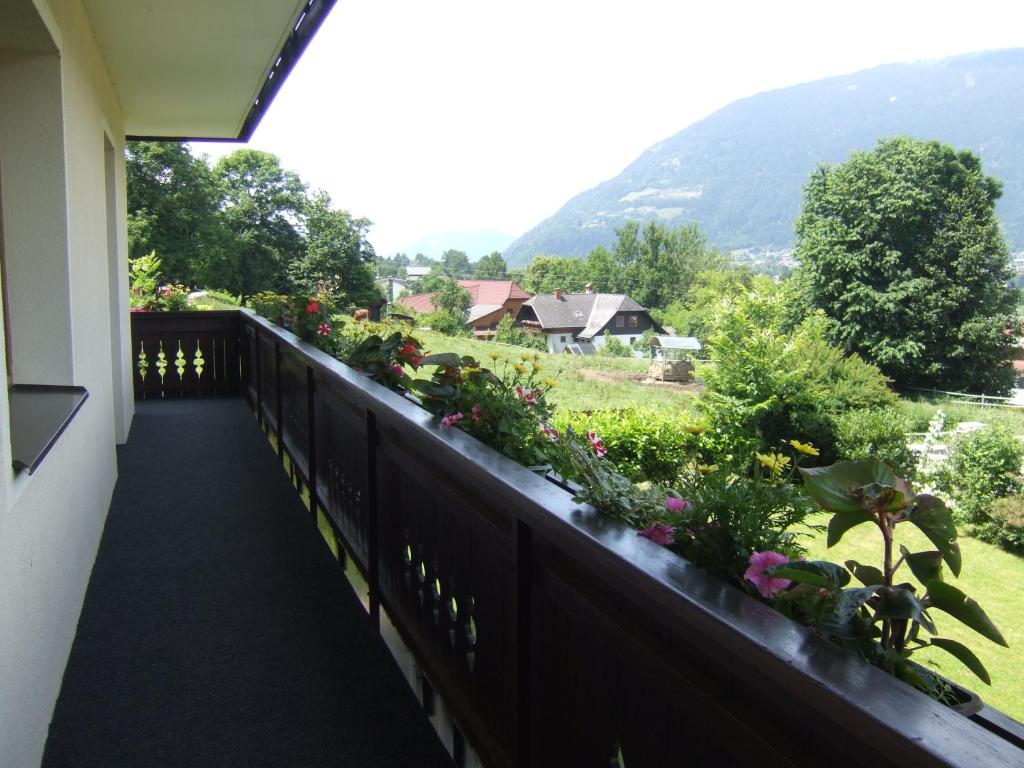 Ein allgemeiner Bergblick oder ein Berglick von der Ferienwohnung aus