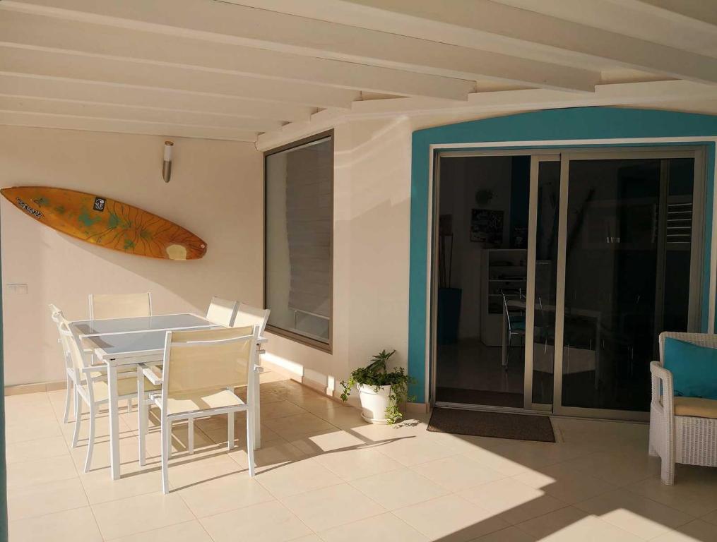 Balkon lub taras w obiekcie Surfintrip Academy&Camp