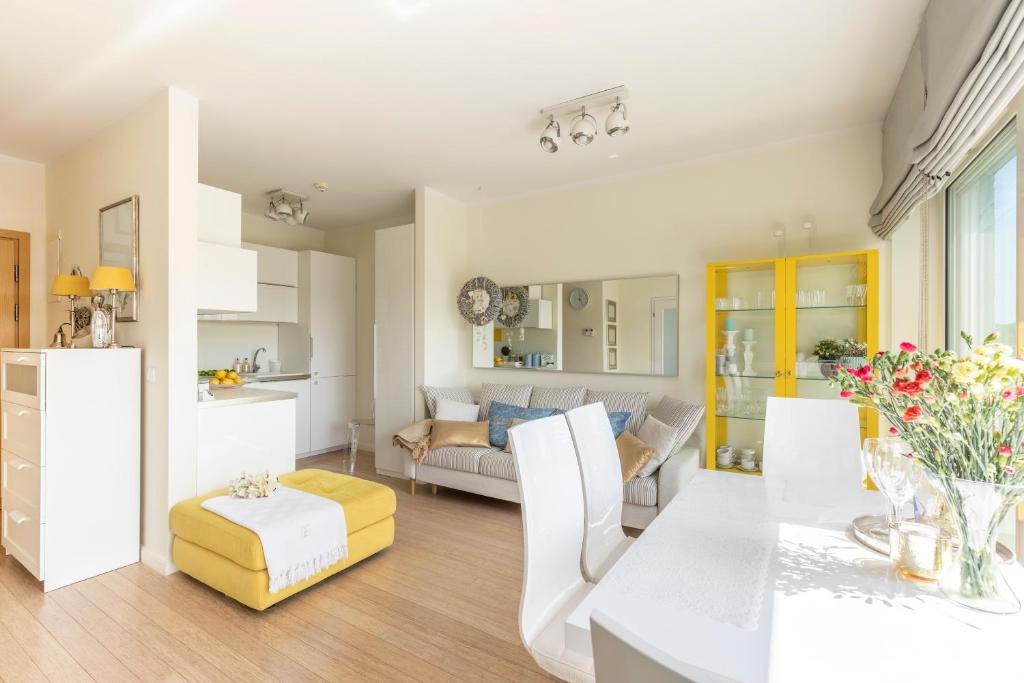 Kuchyňa alebo kuchynka v ubytovaní Apartament Prestige & Sea Playa Baltis 63